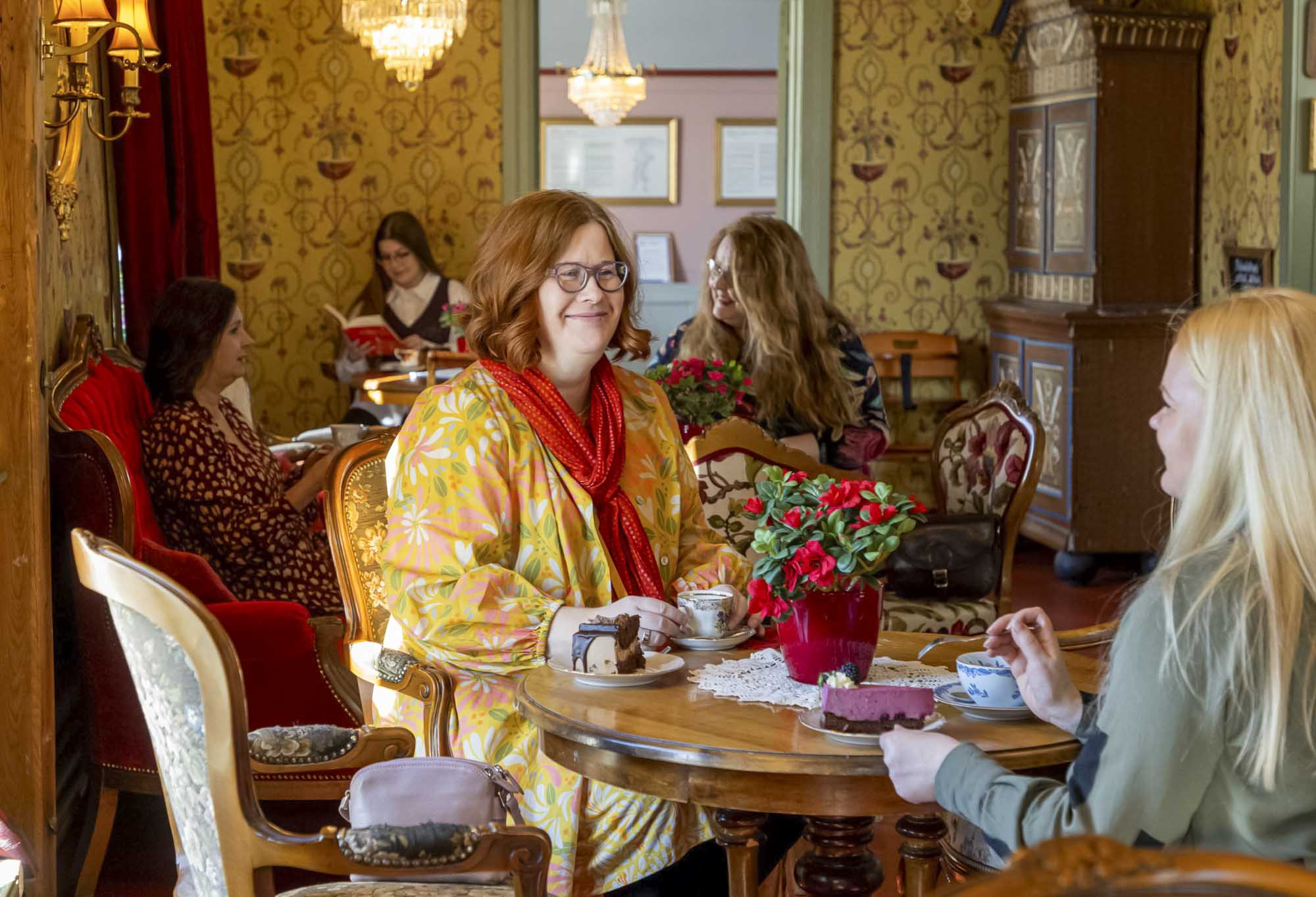 homepage-welcoming-lang-salon